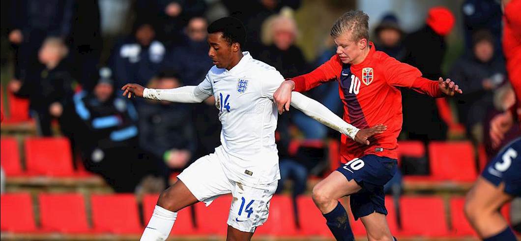 Haland in un contrasto di gioco (Getty) Haland in un contrasto di gioco (Getty)