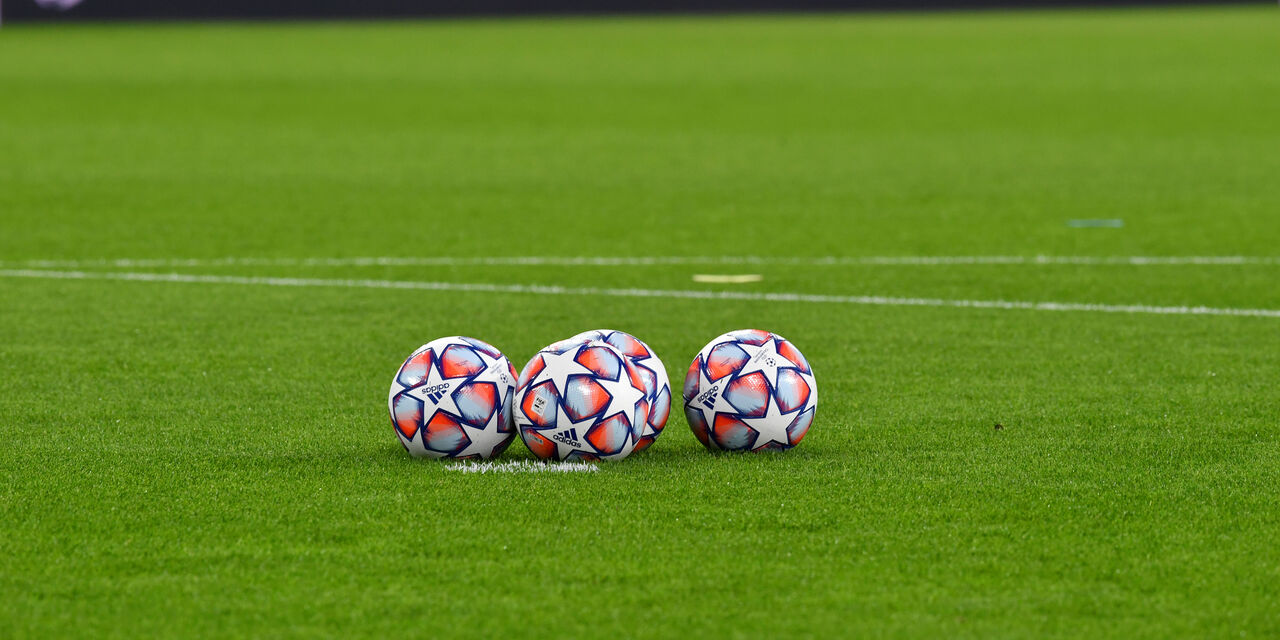 Il quarto uomo pronuncia un insulto razzista: sospesa PSG-Basaksehir (Getty Images) Il quarto uomo pronuncia un insulto razzista: sospesa PSG-Basaksehir (Getty Images)