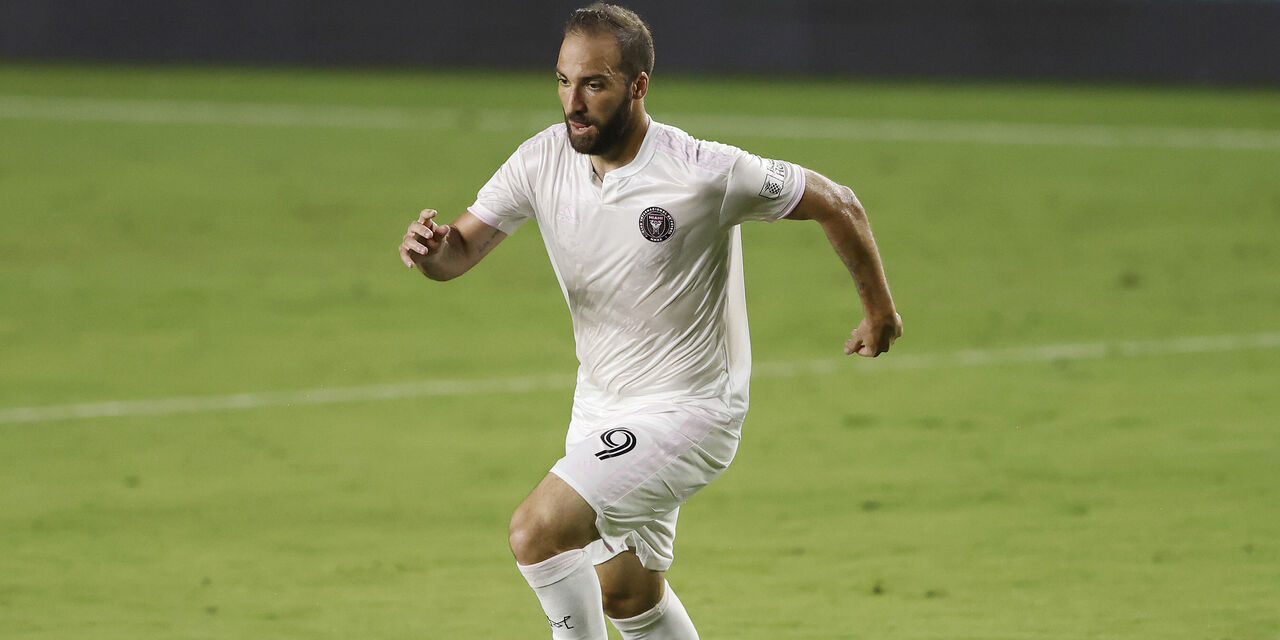 Coronavirus, Higuain positivo: salta i playoff dell\'MLS (Getty Images) Coronavirus, Higuain positivo: salta i playoff dell\'MLS (Getty Images)