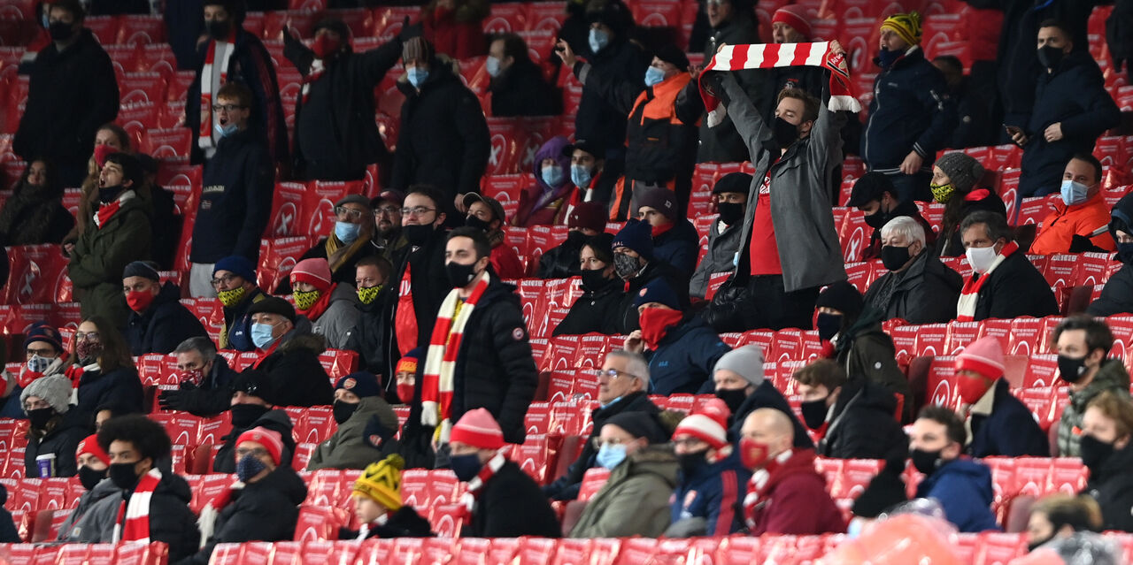 Europa League, prove di normalità: in 2000 per Arsenal-Rapid Vienna (Getty Images) Europa League, prove di normalità: in 2000 per Arsenal-Rapid Vienna (Getty Images)