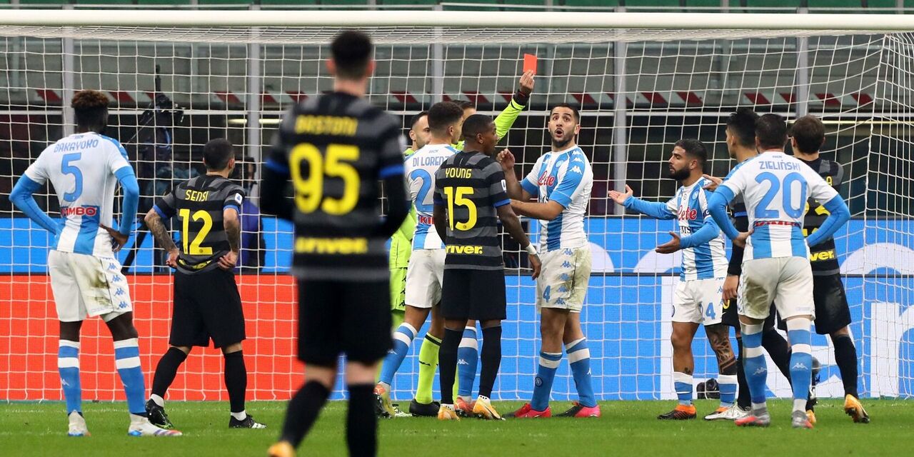 Inter-Napoli emblematica in un minuto e terzo atto del maledetto scontro diretto (Getty Images) Inter-Napoli emblematica in un minuto e terzo atto del maledetto scontro diretto (Getty Images)