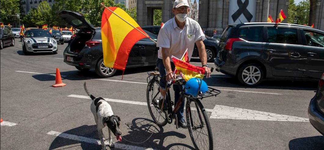 Spagna, dichiarati 10 giorni di lutto nazionale per le vittime del coronavirus (Getty Images) Spagna, dichiarati 10 giorni di lutto nazionale per le vittime del coronavirus (Getty Images)