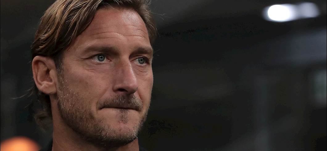 Roma, suggestione clamorosa: torna Totti con De Rossi "alla Pirlo"? (Getty Images) Roma, suggestione clamorosa: torna Totti con De Rossi "alla Pirlo"? (Getty Images)