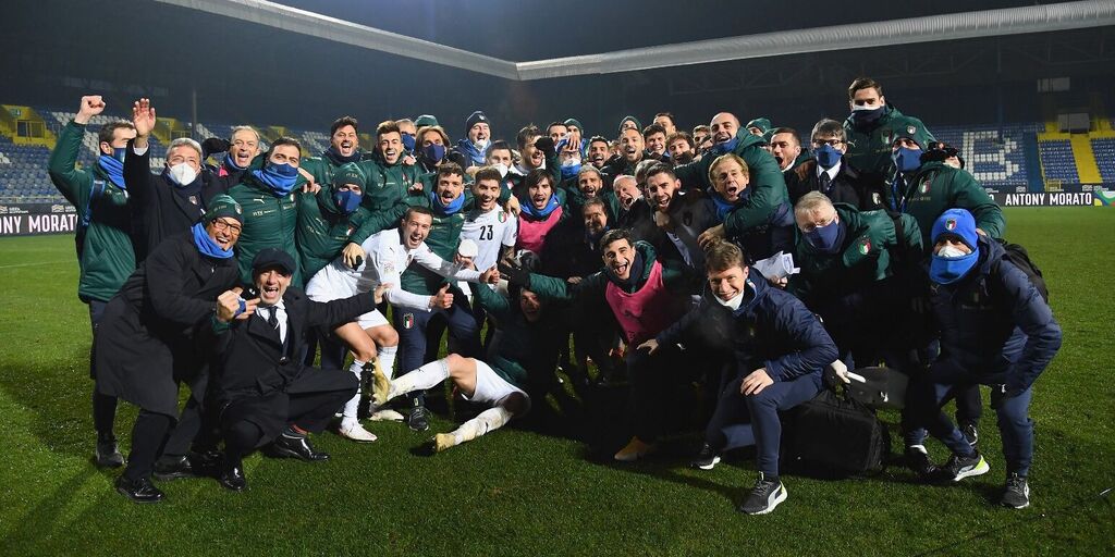 Una nuova nazionale italiana sembra voler finalmente giocare a calcio
(Getty Images) Una nuova nazionale italiana sembra voler finalmente giocare a calcio
(Getty Images)