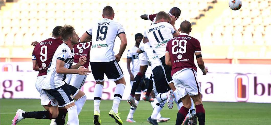 Il difensore centrale del Torino mentre segna la rete del momentaneo vantaggio (Getty Images) Il difensore centrale del Torino mentre segna la rete del momentaneo vantaggio (Getty Images)