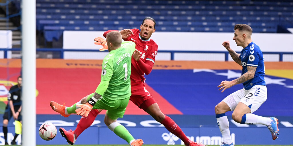 Premier League, si teme per il ginocchio di Van Dijk: "Nulla di leggero" (Getty Images) Premier League, si teme per il ginocchio di Van Dijk: "Nulla di leggero" (Getty Images)