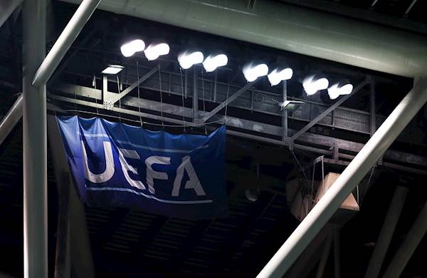 Uefa, demain rendez-vous pour établir les calendriers: voici les choix possibles
- Foot 2020 Uefa, demain rendez-vous pour établir les calendriers: voici les choix possibles
- Foot 2020