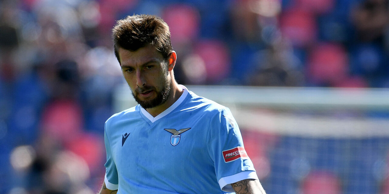 Lazio, Acerbi chiede scusa dopo il rosso e la squalifica: "Mi dispiace" (Getty Images) Lazio, Acerbi chiede scusa dopo il rosso e la squalifica: "Mi dispiace" (Getty Images)