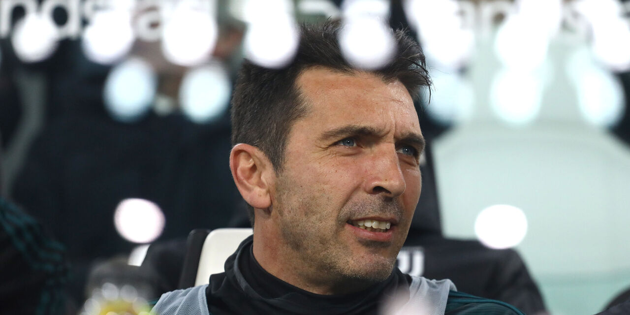 Buffon svuota il sacco: "Futuro da ct, ma ancora sono forte in campo" (Getty Images) Buffon svuota il sacco: "Futuro da ct, ma ancora sono forte in campo" (Getty Images)
