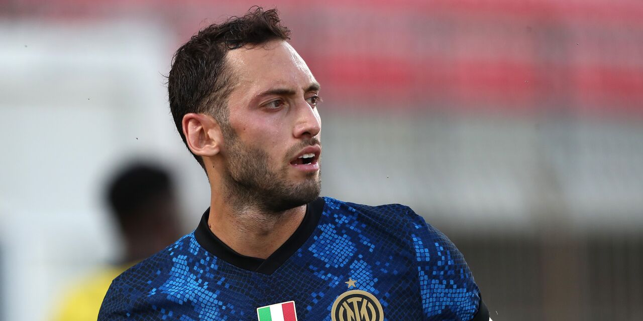 E\' subito l\'Inter di Calhanoglu: "Darò il massimo per questa maglia" (Getty Images) E\' subito l\'Inter di Calhanoglu: "Darò il massimo per questa maglia" (Getty Images)