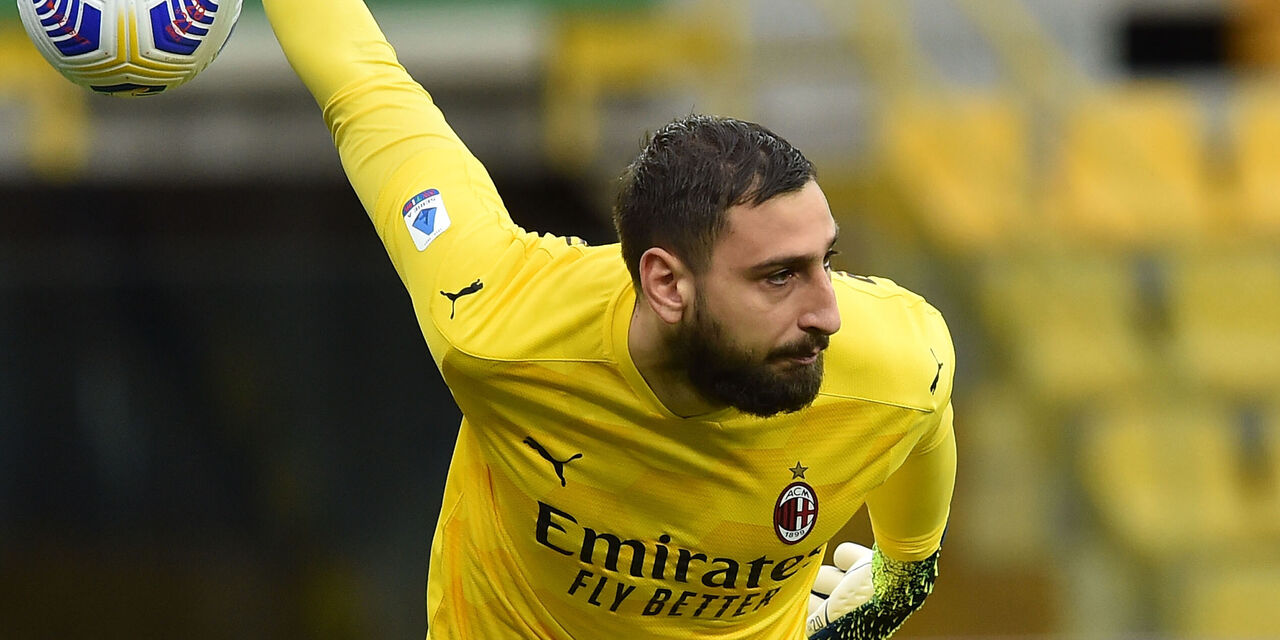 Donnarumma, prove di disgelo: "Bisogna accettare le critiche, i tifosi ti danno qualcosa in più" (Getty Images) Donnarumma, prove di disgelo: "Bisogna accettare le critiche, i tifosi ti danno qualcosa in più" (Getty Images)