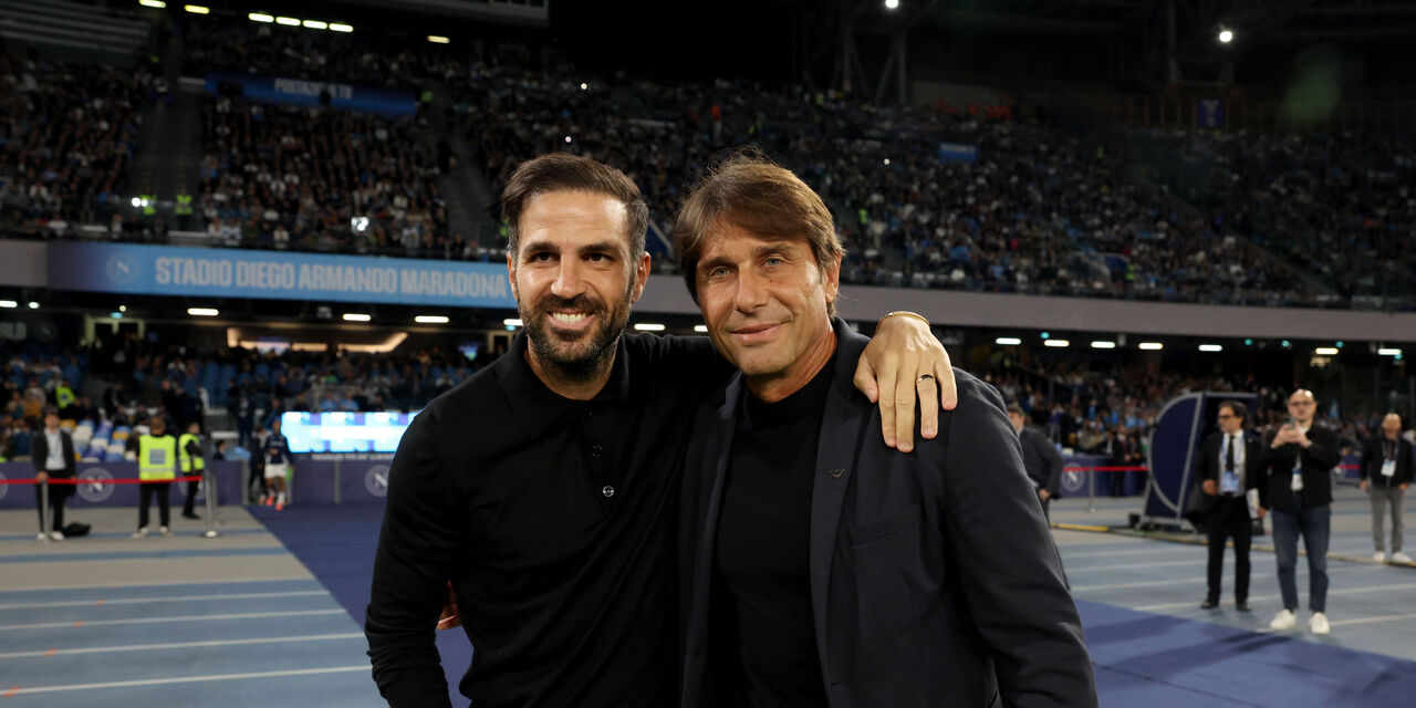 https://content.fantacalcio.it/web/img/large/fabregas-conte-ca82c29c-afb0-42de-8fc0-05162359aed5.jpg