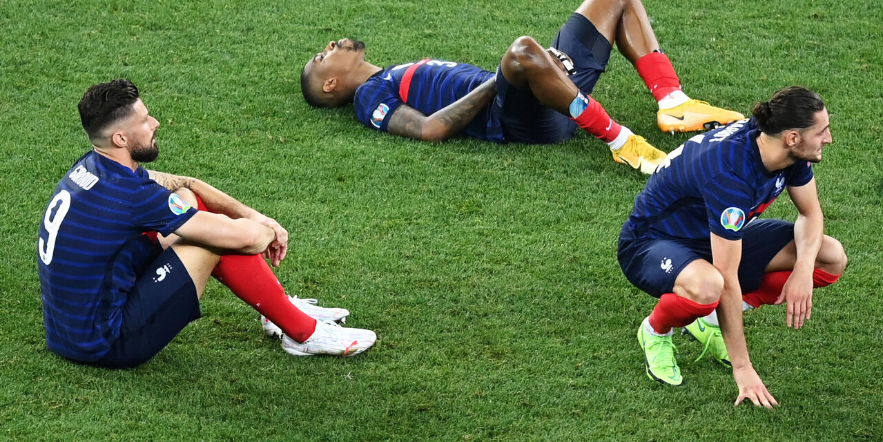 "La gara con la Svizzera è da rigiocare", già raccolte 240 mila firme in Francia (Getty Images) "La gara con la Svizzera è da rigiocare", già raccolte 240 mila firme in Francia (Getty Images)