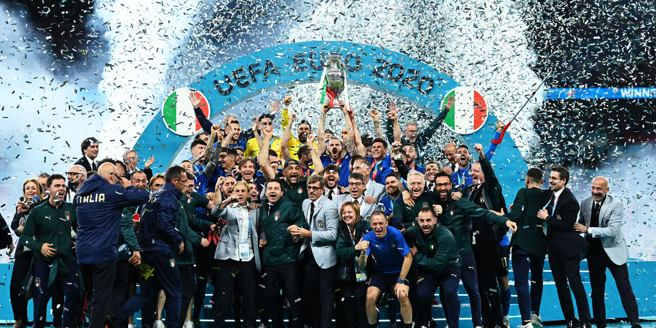 Disordini Inghilterra-Italia, si muove la Uefa: il comunicato (Getty Images) Disordini Inghilterra-Italia, si muove la Uefa: il comunicato (Getty Images)