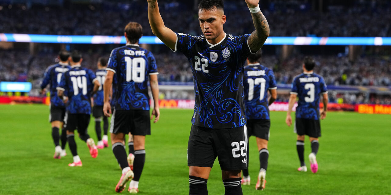 https://content.fantacalcio.it/web/img/large/lautaro-6fa07a96-8820-45e2-9aba-d0dfbf9d6ed0.jpg