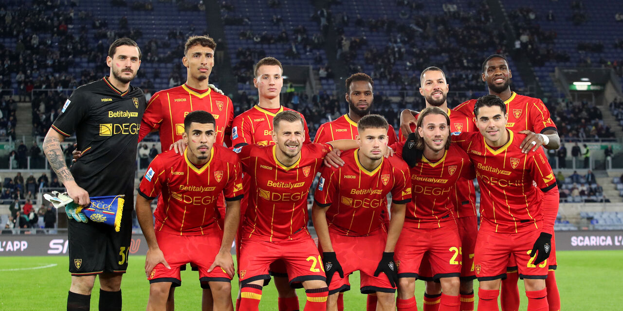 https://content.fantacalcio.it/web/img/large/lecce-a29c8c1f-795a-4fe3-a52a-3ff84e52e19a.jpg