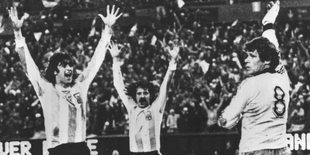 Addio a Luque, “El Pulpo” che giocò e soffrì il mondiale del ‘78
(Getty Images) Addio a Luque, “El Pulpo” che giocò e soffrì il mondiale del ‘78
(Getty Images)