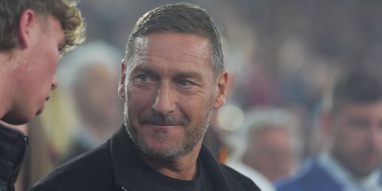 https://content.fantacalcio.it/web/img/large/totti-d16d7e2a-1019-4847-a2da-43d06107d416.jpg