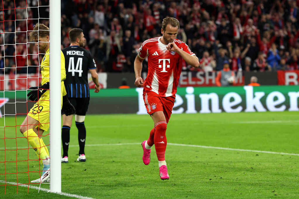 Bayern Monaco - Bruges 4-0, Kane esulta dopo il gol del raddoppio (Getty)