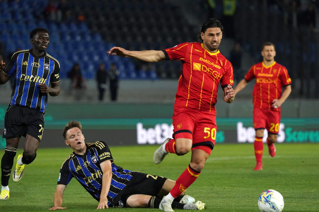 Pisa - Lecce 1-2, una delle numerose scorribande offensive di Pierotti (Getty)