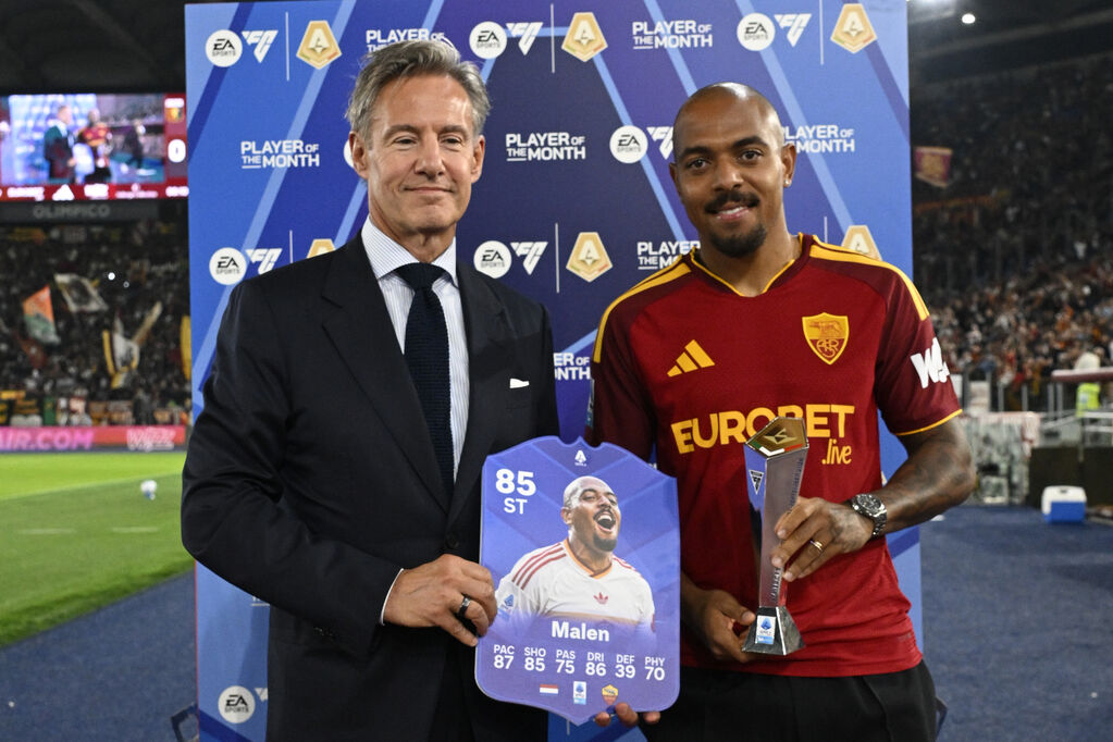 Donyell Malen, premiato come giocatore del mese prima della partita (LaPresse)