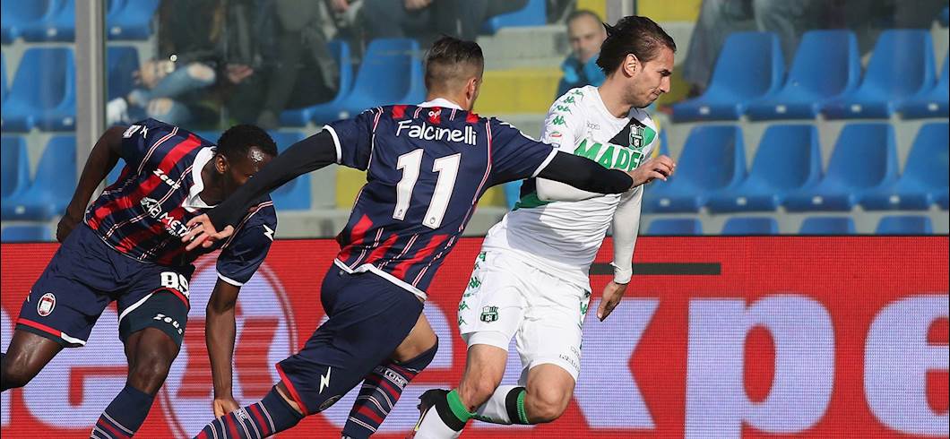 Copertina: Troppi errori e altrettanta noia: Crotone-Sassuolo termina 0 a 0