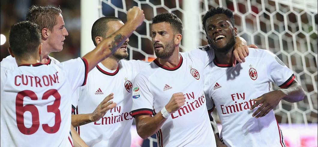 Copertina: Il Milan non tradisce le attese! A Crotone l'attacco è sublime, Ceccherini disastroso: 3-0 il finale