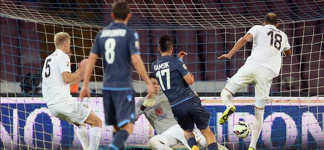 Copertina: Napoli-Verona, passaggi di consegna e goleade