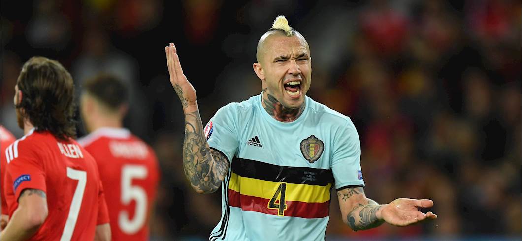 Copertina: Nainggolan zittisce le polemiche. Foto in allenamento sul suo profilo: "Lavoro per essere pronto, il resto sono ca****e"