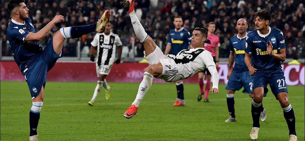 Copertina: FANTARACCONTI - Miglior attacco, ma anche peggior difesa. Chiamatela Zemanlandia!