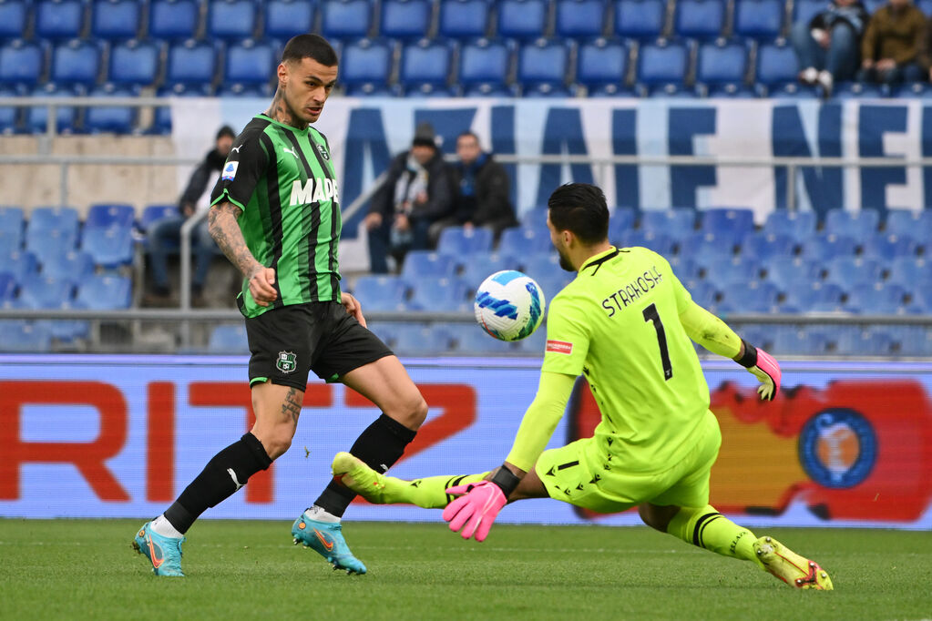 Scamacca in azione con la maglia del Sassuolo (LaPresse)