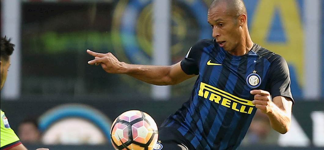 Copertina: Inter, problema muscolare per Miranda: esordio per Lisandro Lopez