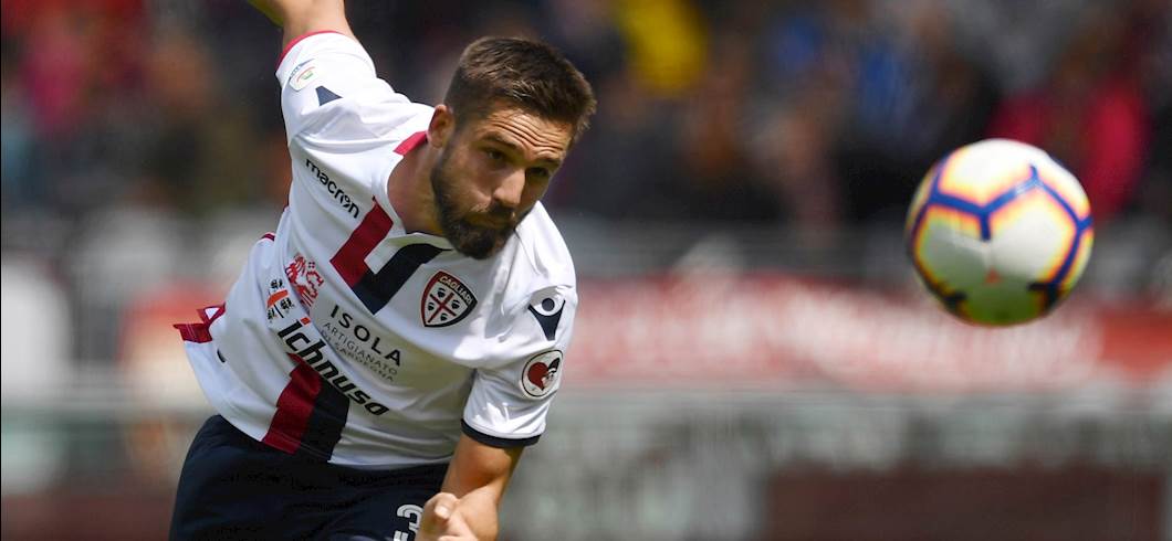 Copertina: Infortunio Pavoletti, il Cagliari: "Ricostruzioni fantasiose". E Nainggolan...