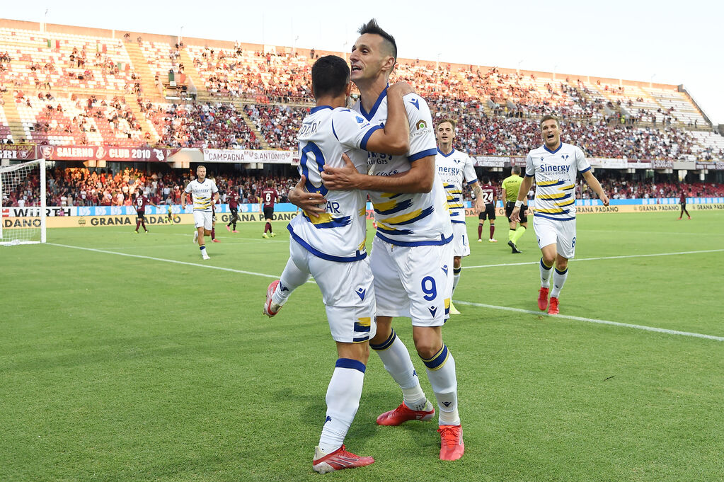 Kalinic e Caprari festeggiano il primo gol della serata (Getty Images)
