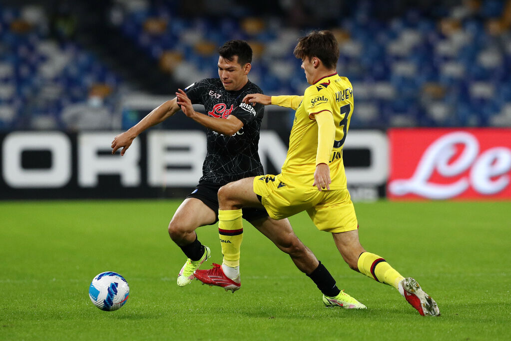 Bologna-Napoli, Hickey fronteggia Lozano nella gara d'andata (Getty)
