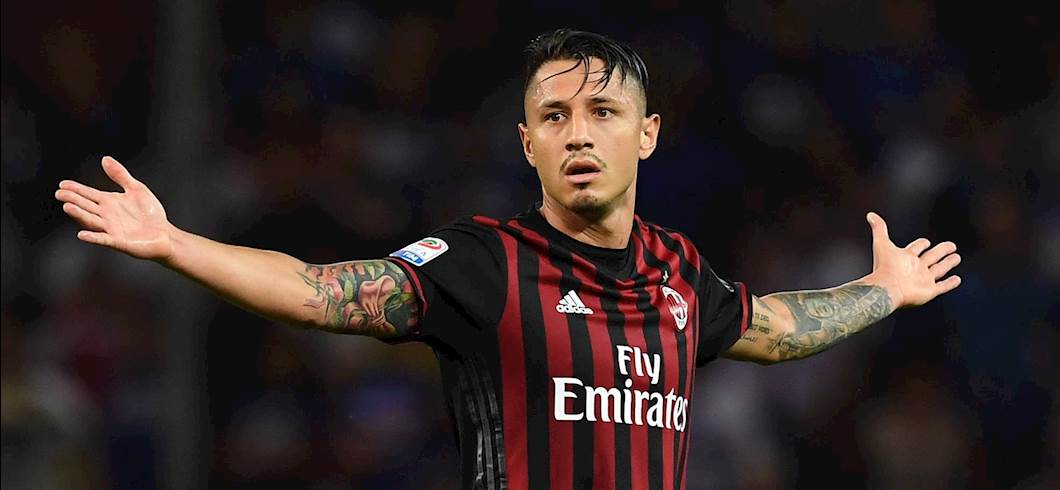 Copertina: Milan, il mercato estivo ad ora è un fallimento: i nuovi arrivi non giocano più. Da Sosa a Vangioni, ecco perché