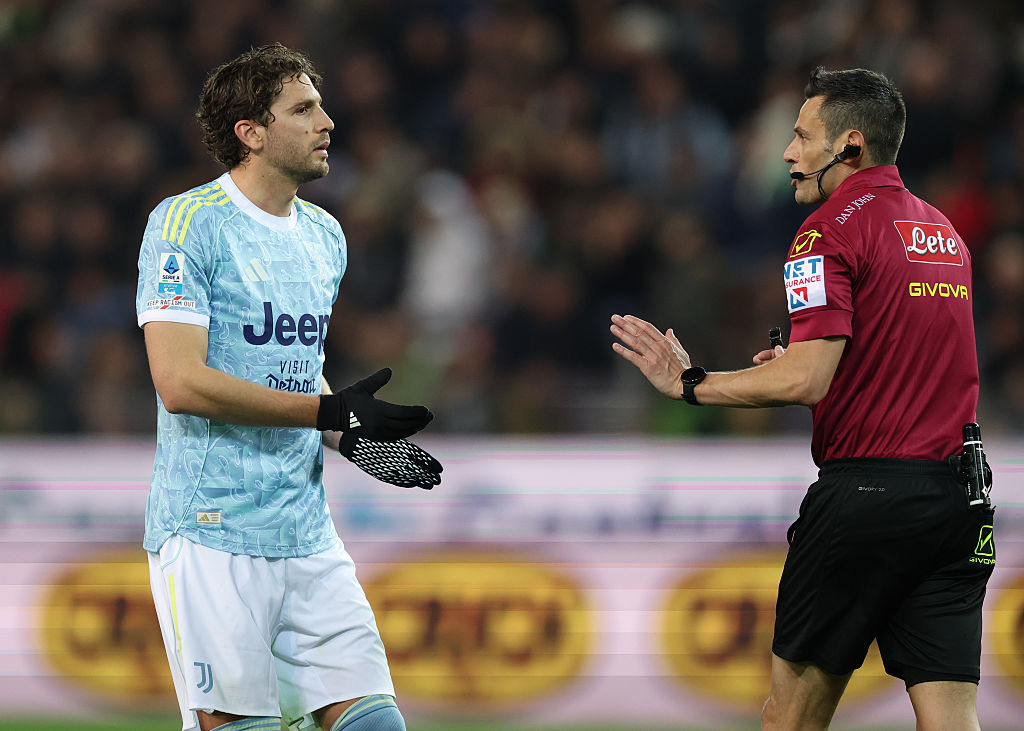 Locatelli a confronto con Mariani durante Udinese-Juventus (Getty Images)
