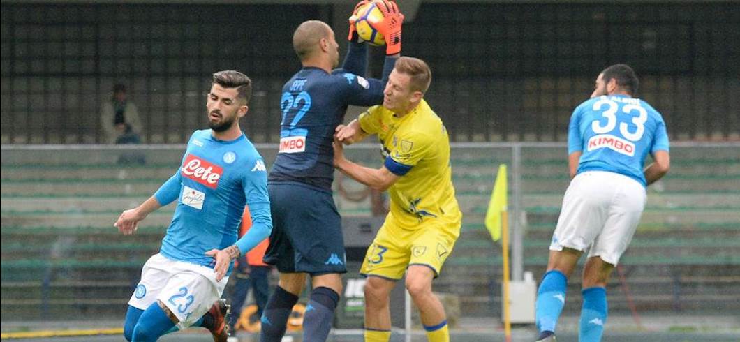 Copertina: Il Napoli sbatte sul muro giallo: contro il Chievo è solo 0-0 