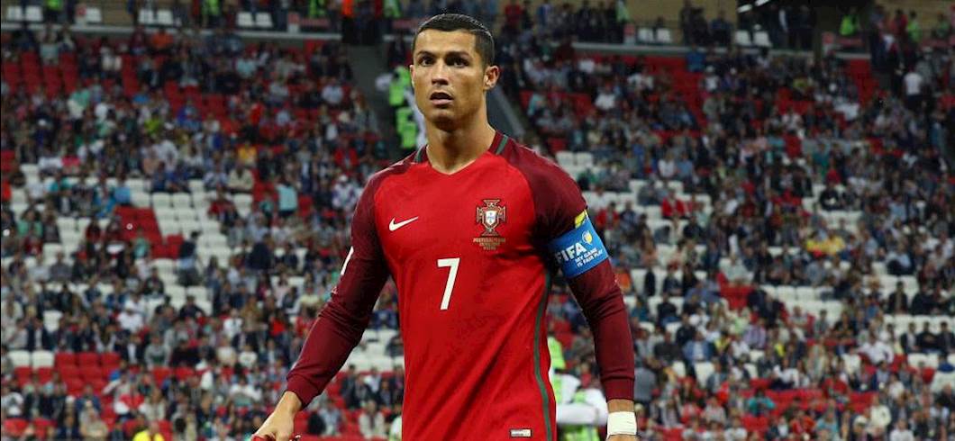 Copertina: Cristiano Ronaldo: "Ho giocato la Confederations nonostante fossero nati i miei due figli. Ora li raggiungo"
