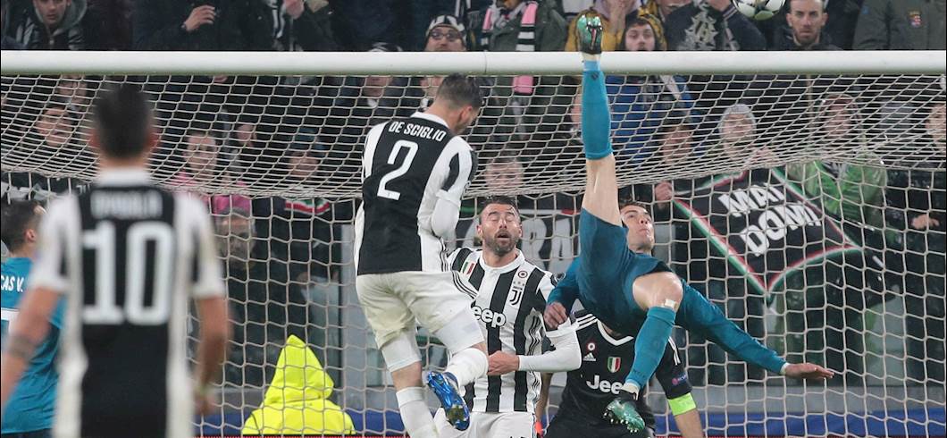 Copertina: La Panini pronta a celebrare Cristiano Ronaldo: "Stiamo pensando a qualcosa per un gesto tanto straordinario"