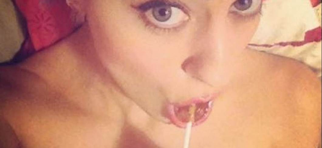 Copertina: Dal 'Pompa Tour' alla promessa ai giocatori del Napoli: "Sesso orale a tutti se vinciamo la Champions". La carica della Saulino, o forse no?