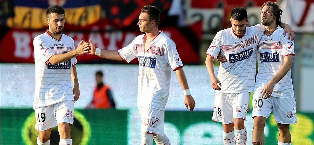 Copertina: Il Genoa inguaia il Palermo. Carpi, 4 gol per la storia. E per la salvezza