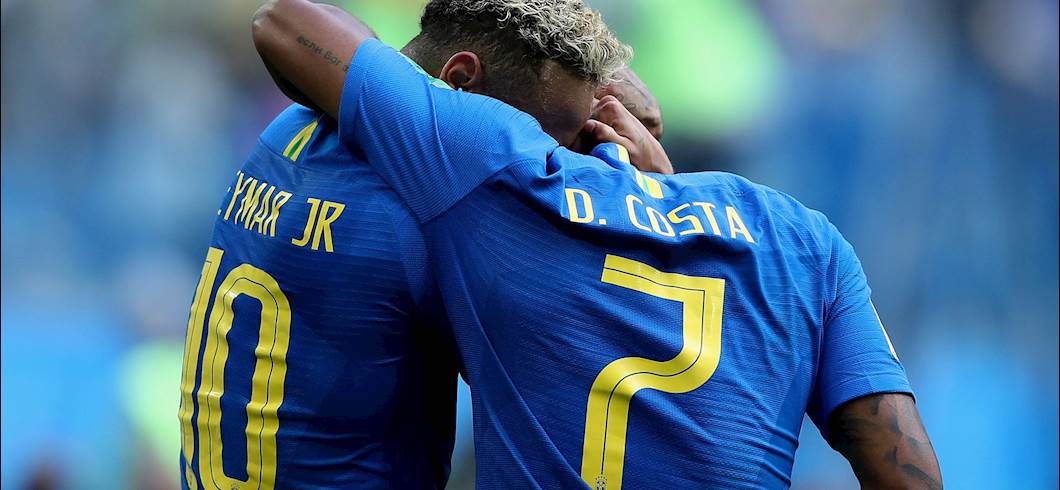 Copertina: Douglas Costa, festa a Parigi: era il compleanno di Neymar. Che balla e si commuove: video