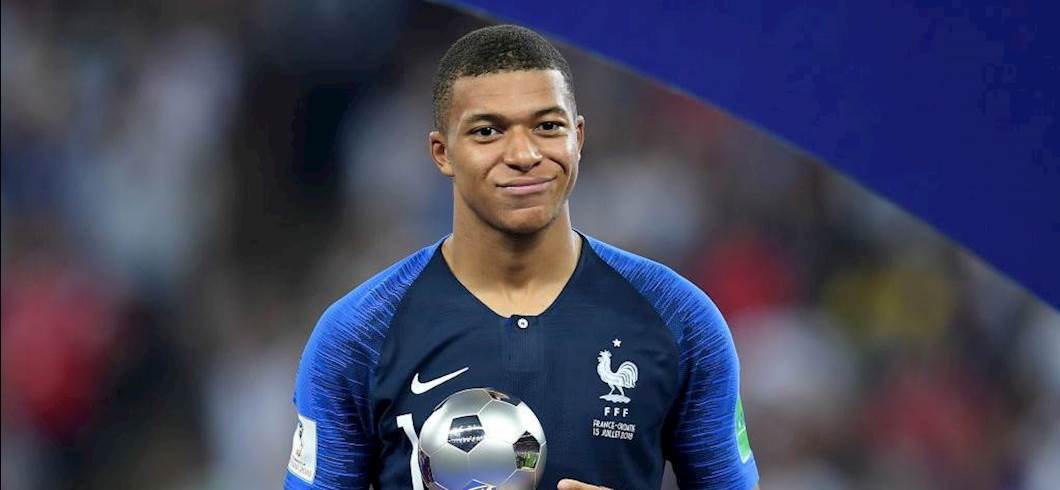 Copertina: Mbappè non tradisce la parola data: i bonus del Mondiale vinto in beneficenza ai disabili e bambini malati