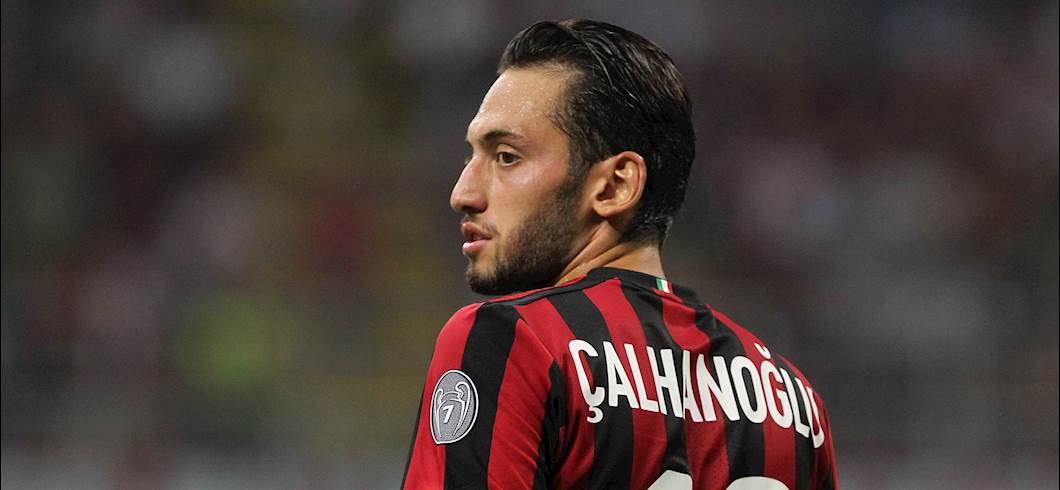 Copertina: Milan-Crotone, formazioni ufficiali: Calhanoglu ala, Biglia regista, Cutrone dal 1'