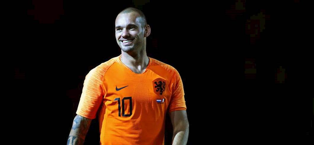 Copertina: Sneijder ironico: "So di essere ingrassato, ho uno specchio a casa anch'io"