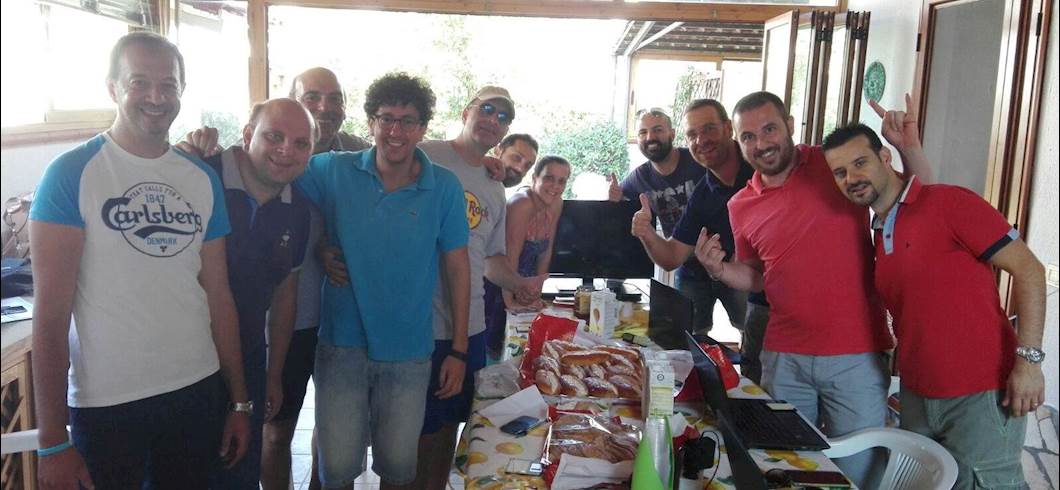 Copertina: FANTARACCONTI - Un gruppo di colleghi diventato ormai di amici, malati tutti di fantacalcio