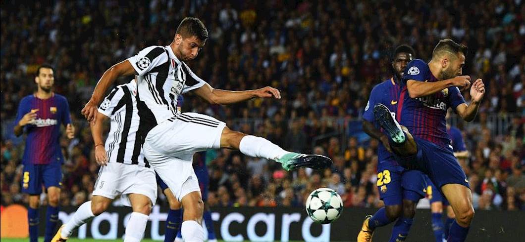 Copertina: Rodrigo Bentancur, un predestinato per la Vecchia Signora: si riduce il minutaggio per Khedira e Marchisio?