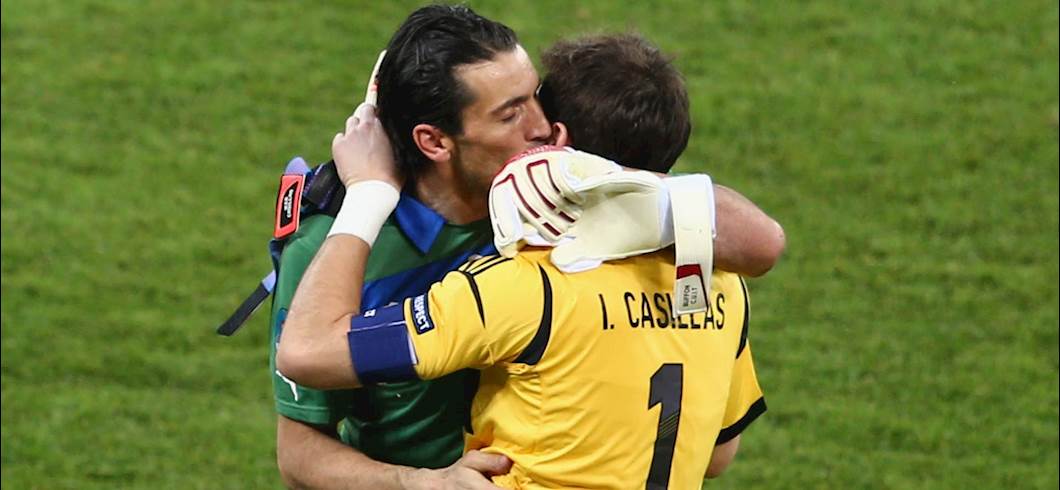 Copertina: Casillas su Buffon: "Vorrei giocare ancora come lui"