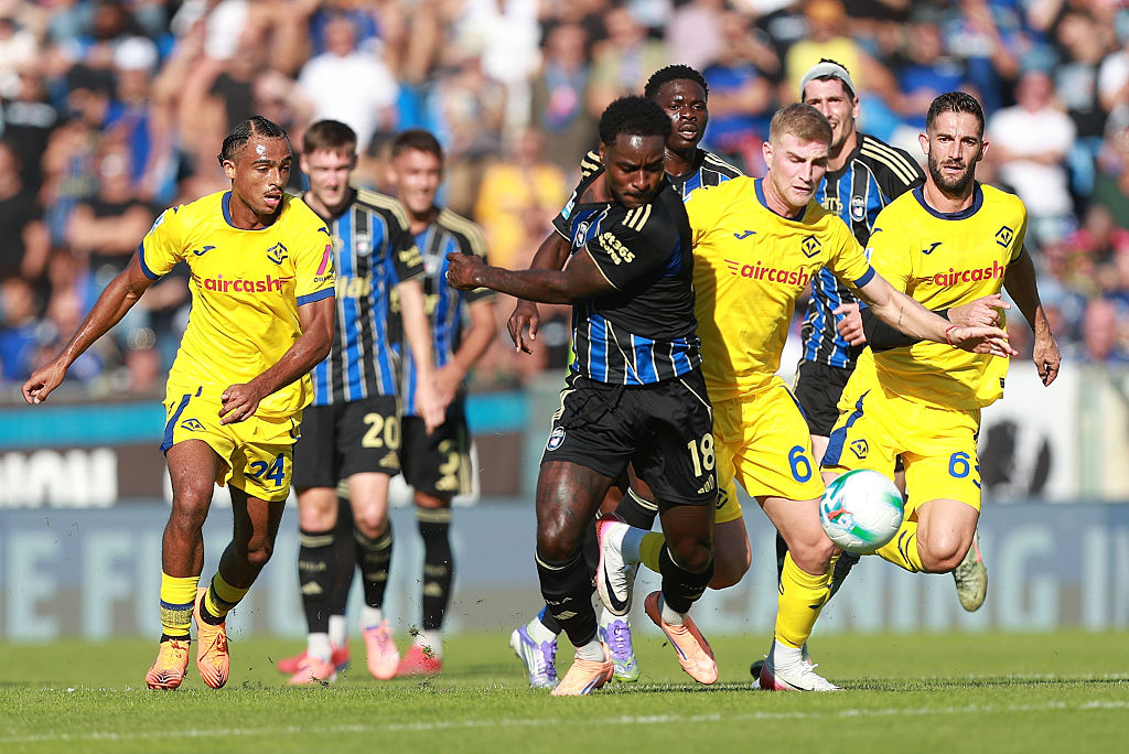 Un momento di gioco tra Pisa e Verona (Getty Images)